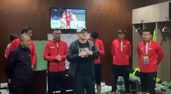 新疆失利:主帥哽咽,隊員道歉,孫繼海鼓勵!中國足球希望還在 新疆失利:主帥哽咽,隊員道歉,孫繼海鼓勵!中國足球希望還在
