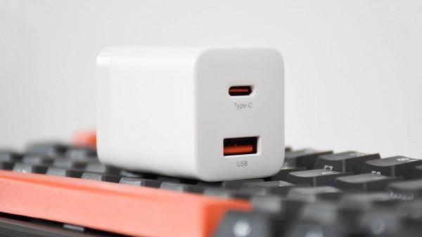 倍思Super Si Pro 30W快充充電器：蘋果充電最佳伴侶