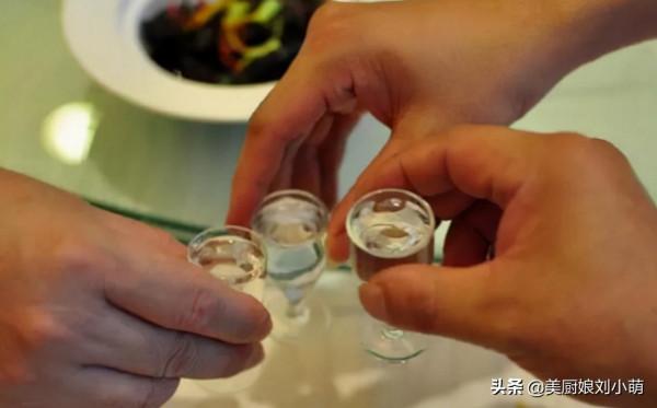 去四川,行家從不喝五糧液!專喝這3種“廉價酒”,當地人:識貨 去四川,行家從不喝五糧液!專喝這3種“廉價酒”,當地人:識貨