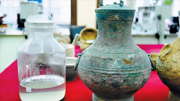 洛陽發現西漢時期的墓葬群，墓內出土文物很多，墓主身份至今成謎