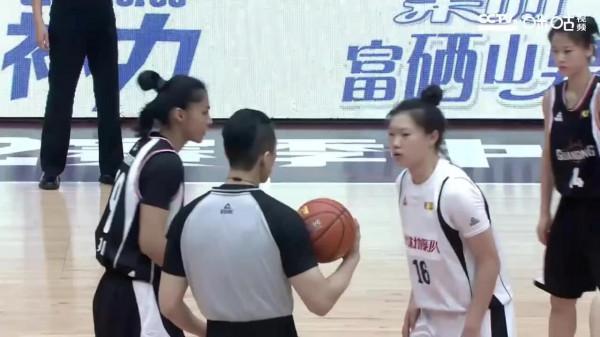 在wcba的一場比賽中，大體協隊員張敬一庫裡附體，投中16記三分球