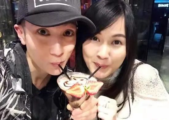 數十年如一日只愛初戀的9位男星,娛樂圈再渾濁也影響不了他們 數十年如一日只愛初戀的9位男星,娛樂圈再渾濁也影響不了他們