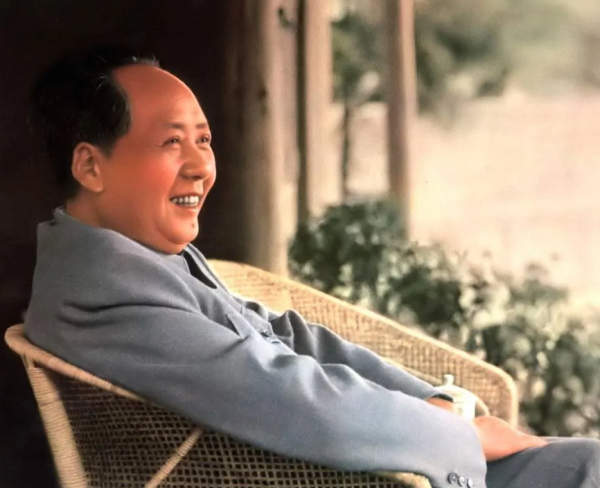 “主席頭”如何產生?錢水桃為毛主席理完髮,主席:好像年輕10歲 “主席頭”如何產生?錢水桃為毛主席理完髮,主席:好像年輕10歲