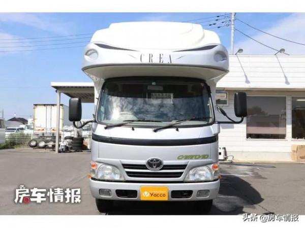 車長5米的豐田輕卡房車，配2.0T汽油動力駕駛靈活，4口人旅行剛好