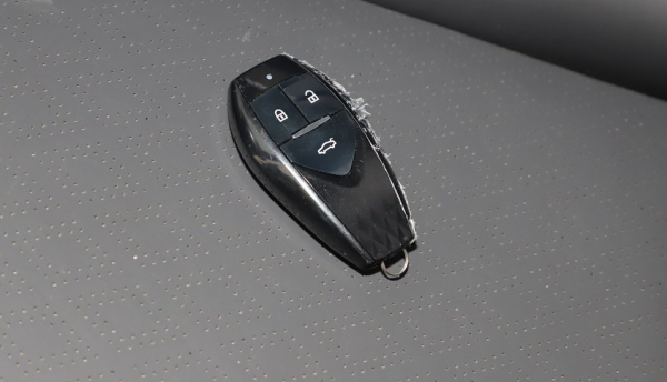 雷諾攜手江鈴集團，旗下首款車型官圖曝光，尾燈為畫龍點睛之筆