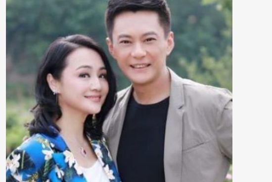 曹穎罕曬全家福，闢謠女兒傳聞並拒絕再生，10歲兒子已長成大帥哥