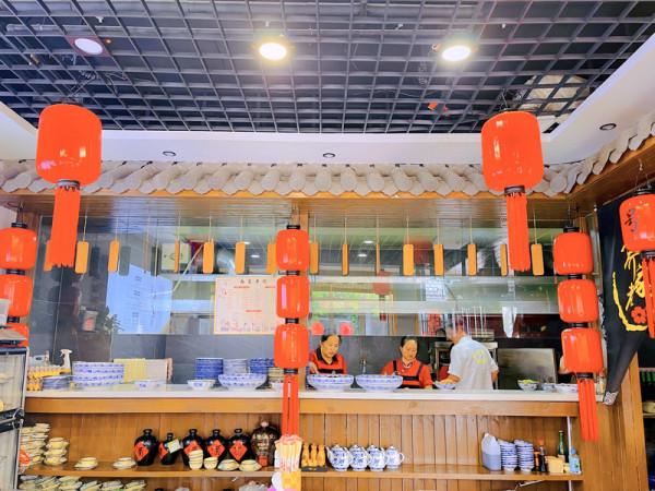 這裡的刀削麵,一碗“管飽” 這裡的刀削麵,一碗“管飽”