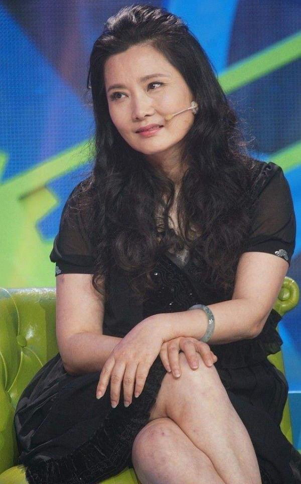 《大宅門》開播20年，8位演員已經離世，另外幾位主創近況如何？