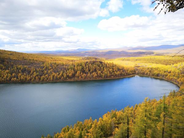 阿爾山的秋天，風景如畫，旖旎怡然，這才是秋天該有的樣子
