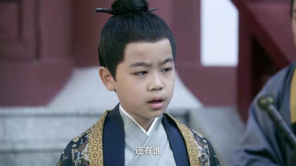 韓昊霖飾演的趙宣素一出場，我們知道了什麼是演技，雙聲道搶鏡