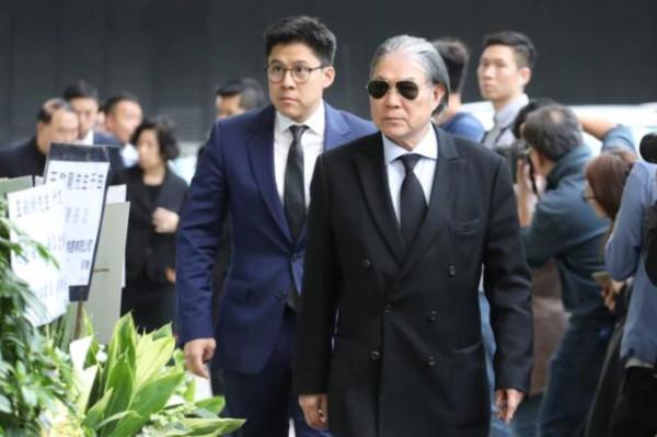 霍家再掀遺產風波，為了兒子霍啟剛的前途，霍震霆活得比誰都清醒