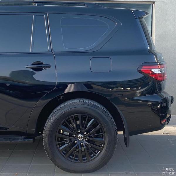 對標豐田蘭德酷路澤!新款日產途樂實車,“黑武士”版本更兇狠 對標豐田蘭德酷路澤!新款日產途樂實車,“黑武士”版本更兇狠