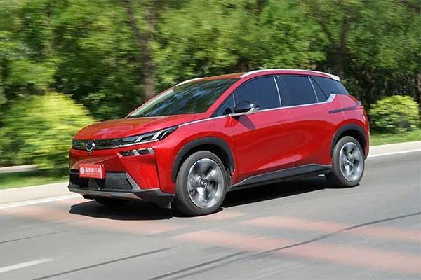 為啥未來新能源電動車是小霸王埃安的天下，沒比亞迪蔚小李啥事？