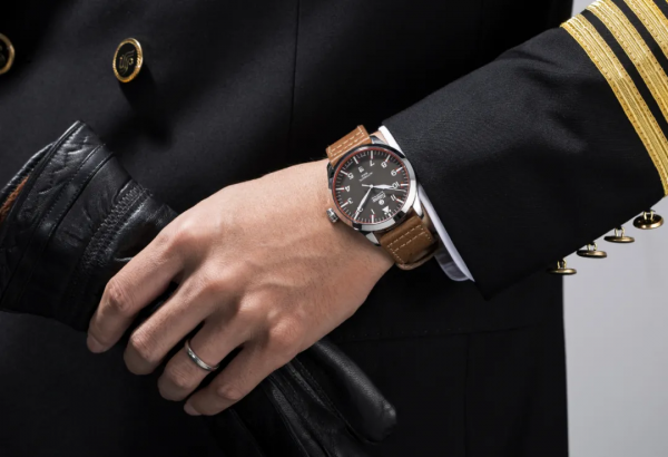 純爺們骨子裡都愛的軍表風,這個德表萬元出頭,男人味兒十足 純爺們骨子裡都愛的軍表風,這個德表萬元出頭,男人味兒十足