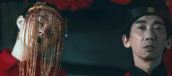 《山村老屍》導演新作，鬼後羅蘭加持，卻依然擺脫不了爛片的命運