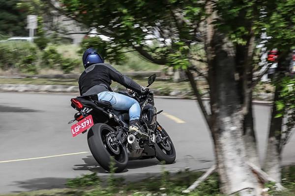 重回18歲，試駕雅馬哈YZF-R7