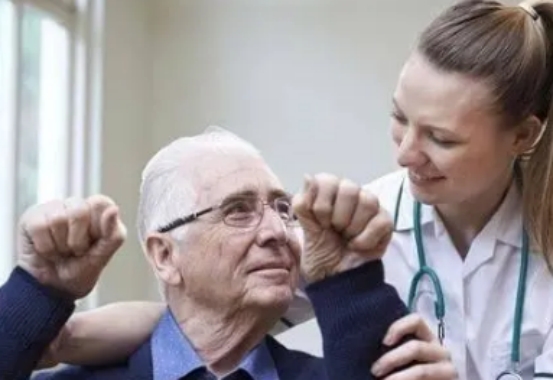 50歲後查腦CT，出現這4種問題，不需要特殊治療，別被坑了