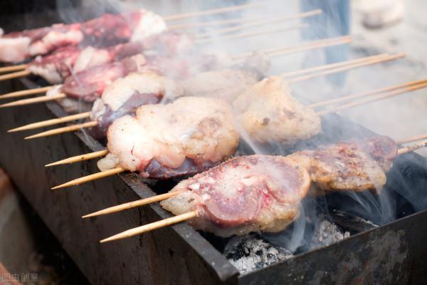 你以為你吃的是羊肉卷,可能裡面一點羊肉都沒有 你以為你吃的是羊肉卷,可能裡面一點羊肉都沒有