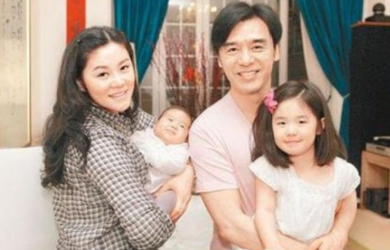 章小蕙：富豪鍾鎮濤為她破產，富豪陳曜旻為她離婚，她有何魅力？