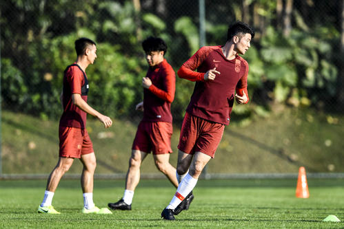 上午9點!新華社曝出爭議猛料:中國男足再遭質疑,球迷罵聲一片 上午9點!新華社曝出爭議猛料:中國男足再遭質疑,球迷罵聲一片