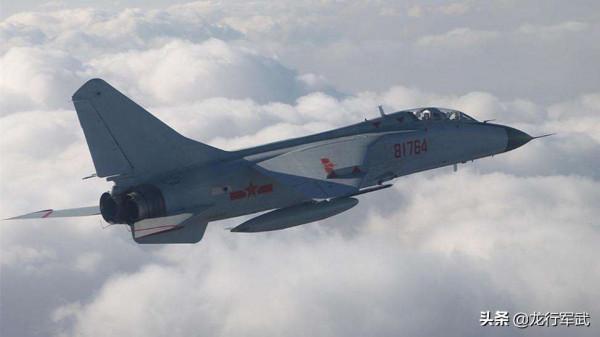 飛豹越改進越向上，不僅幫助海軍現代化提高20年，還贏得空軍青睞