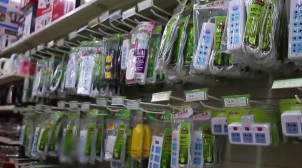 實用的“萬能插座”，為何被國家禁止使用？看看它的危害就明白了