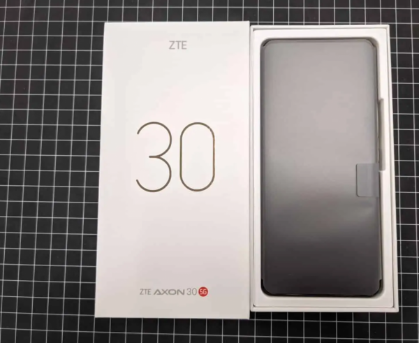 2021年最佳屏下鏡頭手機評測!中興 Axon 30 5G:千元機的完美選擇 2021年最佳屏下鏡頭手機評測!中興 Axon 30 5G:千元機的完美選擇