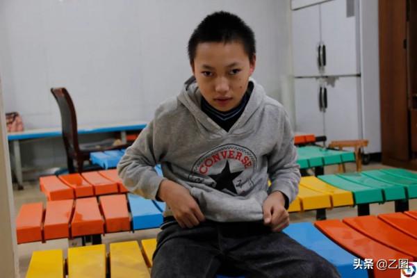 丈夫離婚，單親媽媽獨自攜子求醫，最難時5斤米母子倆吃了一個月