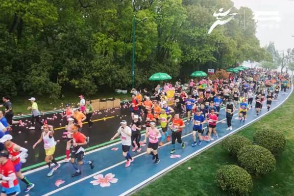 跑步：6分配速慢嗎？