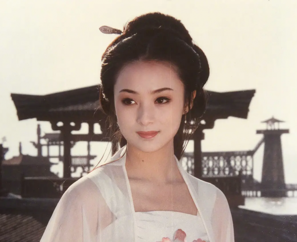 影視圈迎來40+姐姐復出熱潮,下一個翻紅的會是誰? 影視圈迎來40+姐姐復出熱潮,下一個翻紅的會是誰?