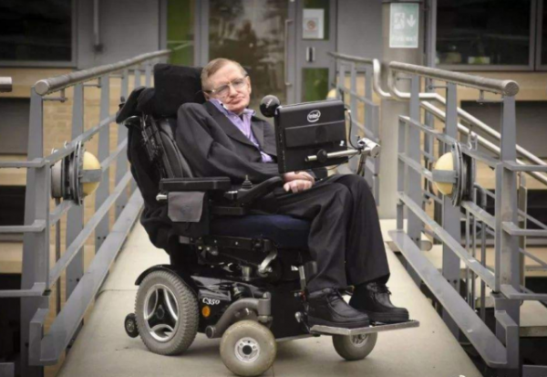 霍金21歲便癱瘓了？被禁錮在輪椅半個世紀，他的幾個孩子咋來的？