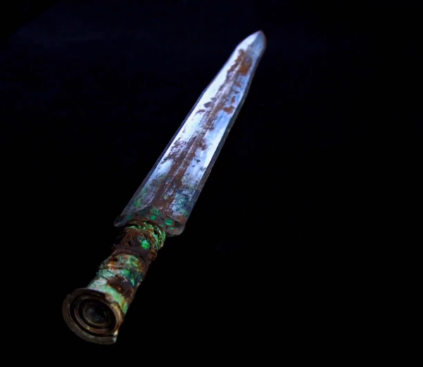 2011年，安徽挖出戰國雙墓，兩墓均未被盜掘，墓主頭顱卻不翼而飛