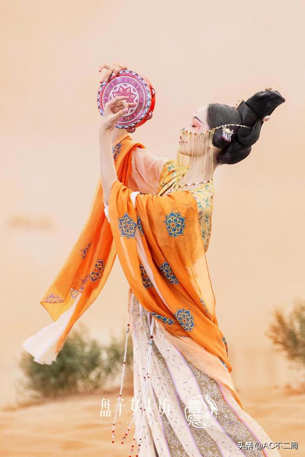 敦煌沙漠國風秀真的絕絕子，超還原壁畫《都督夫人禮佛圖》