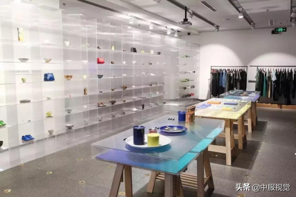 半年收入20億、時尚大片座上賓、江南布衣靠什麼走紅25年？