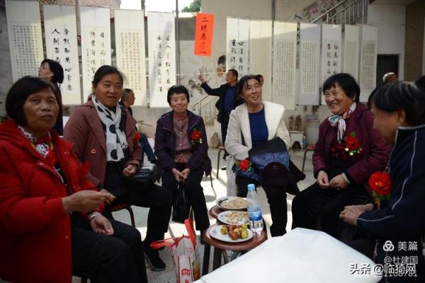 山西臨猗：叔侄倆舉辦的書法藝術個人家庭展在農家小院隆重開幕