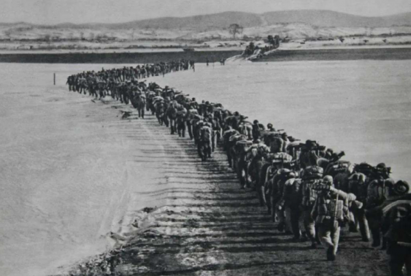 1951年，毛澤東對彭司令說：咱們倆都姓石，難道我們曾是一家人？