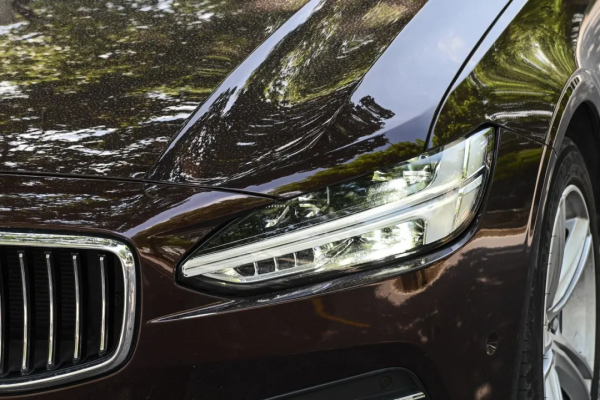 沃爾沃 S90:二十五萬多買行政級轎車,雖然二手,但越級享受 沃爾沃 S90:二十五萬多買行政級轎車,雖然二手,但越級享受