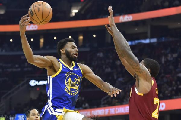 詹皇復出被血虐，但莫笑下山的神，媒體認為的詹皇接班人怎麼樣了