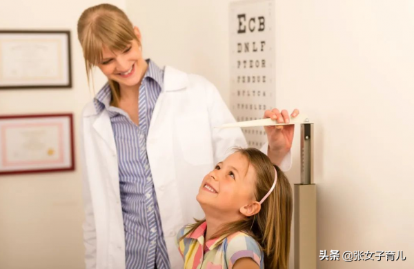 同樣都是非常能吃的孩子,為什麼自家孩子比別人家孩子矮了一截呢 同樣都是非常能吃的孩子,為什麼自家孩子比別人家孩子矮了一截呢