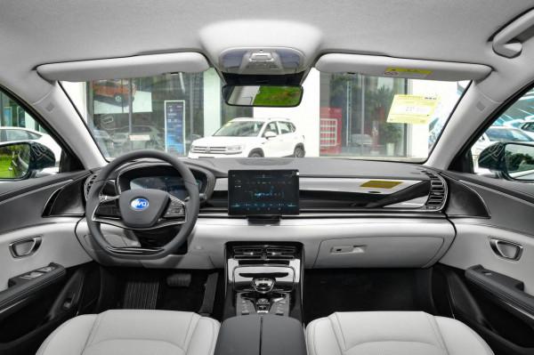 比亞迪e9,外觀帥氣,空間寬裕,內飾設計柔美,配純電動222馬力 比亞迪e9,外觀帥氣,空間寬裕,內飾設計柔美,配純電動222馬力