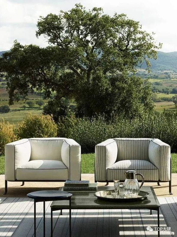 B&;B Italia 以巧妙的塗鴉藝術向經典致敬 B&;B Italia 以巧妙的塗鴉藝術向經典致敬