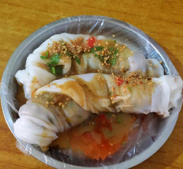 廣西大媽賣小吃，生意太好遭嫉恨，鄰居每隔3天警告1次