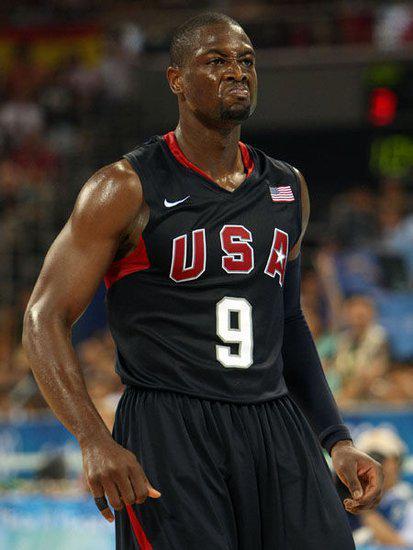 斯蒂芬庫裡與德維恩韋德誰的歷史地位高？