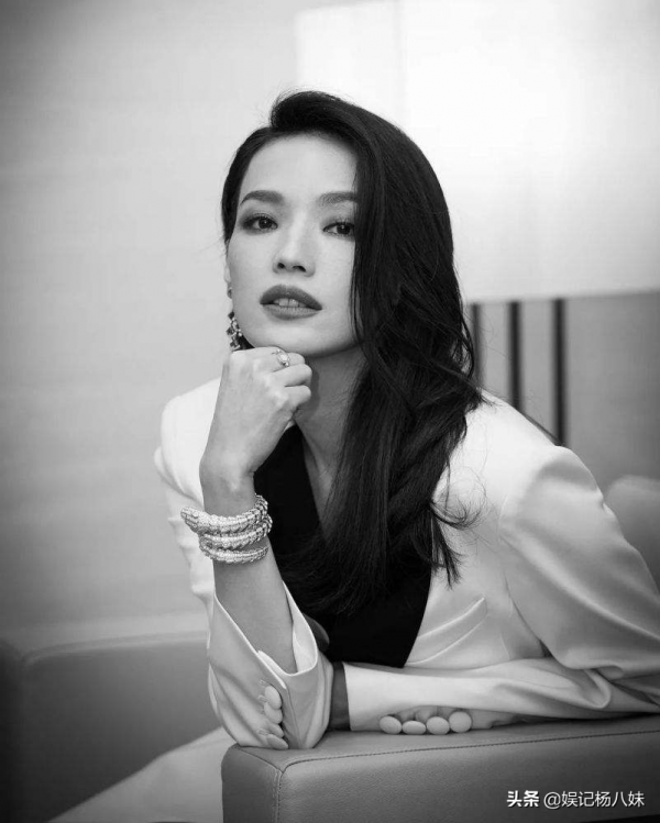 別再削尖骨頭動臉了，這5位女星告訴你，方臉才大氣耐看且抗老