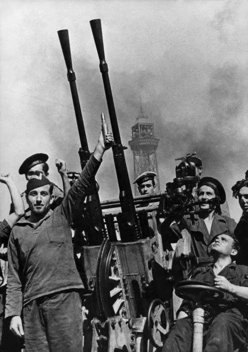 如果德國當時下載了反詐APP，也許他就欺騙不了希特勒