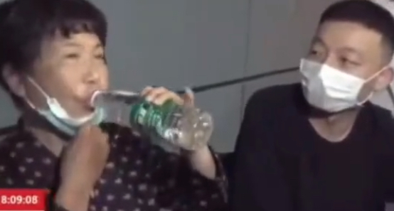 我真的沒見過你,認親時杜女士脫口而出的廢話見真意 我真的沒見過你,認親時杜女士脫口而出的廢話見真意