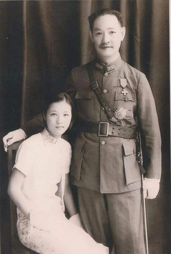 四野兵臨城下,蔣軍要求起義,我軍政委搖頭:你們只能投降 四野兵臨城下,蔣軍要求起義,我軍政委搖頭:你們只能投降