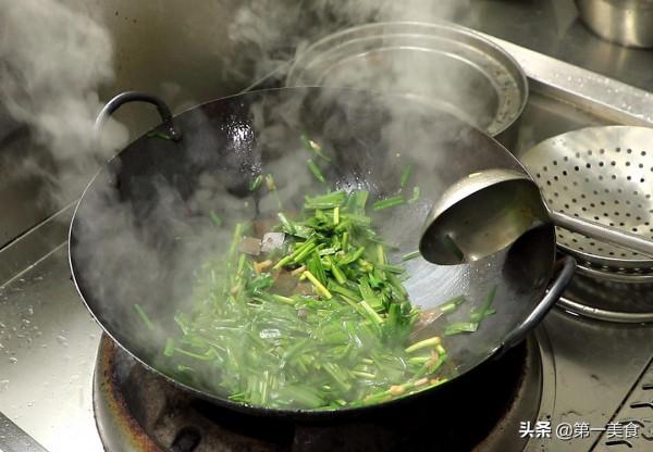 韭菜燒鴨血,先下韭菜還是先下鴨血,廚師長告訴你技巧,細嫩爽口 韭菜燒鴨血,先下韭菜還是先下鴨血,廚師長告訴你技巧,細嫩爽口