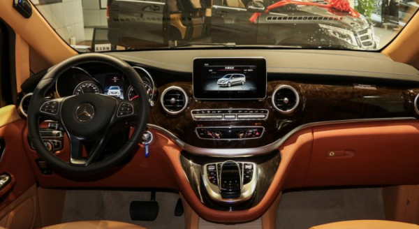 家用車的天花板,車馳V-Class圖拉真,搭載2.0T+7AT動力系統 家用車的天花板,車馳V-Class圖拉真,搭載2.0T+7AT動力系統