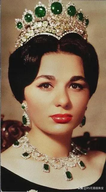 “伊朗玫瑰”法拉赫:靠變賣珠寶繼續富貴的末代王后 “伊朗玫瑰”法拉赫:靠變賣珠寶繼續富貴的末代王后